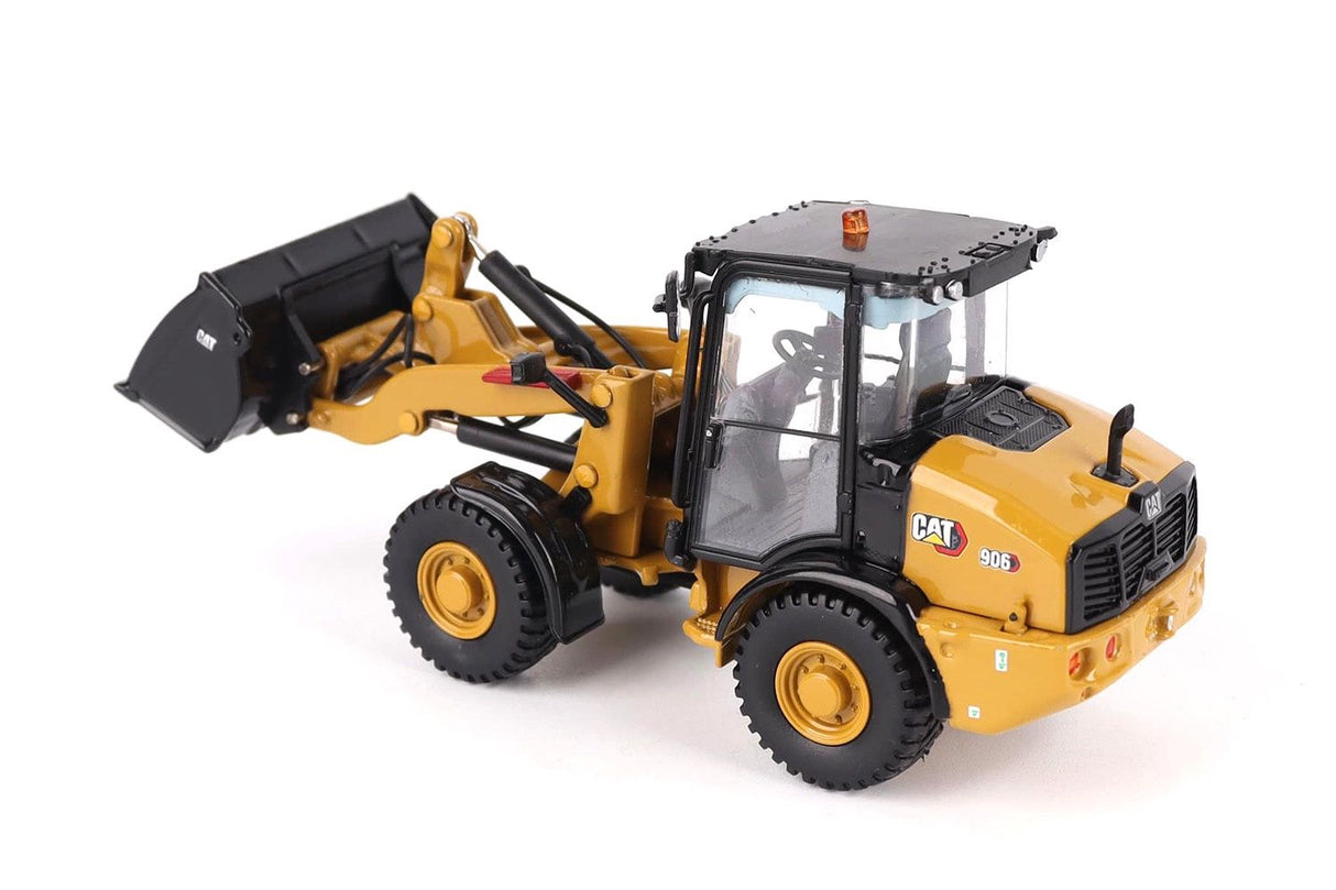1/50 Scale Diecast Masters Cat 906 Loader