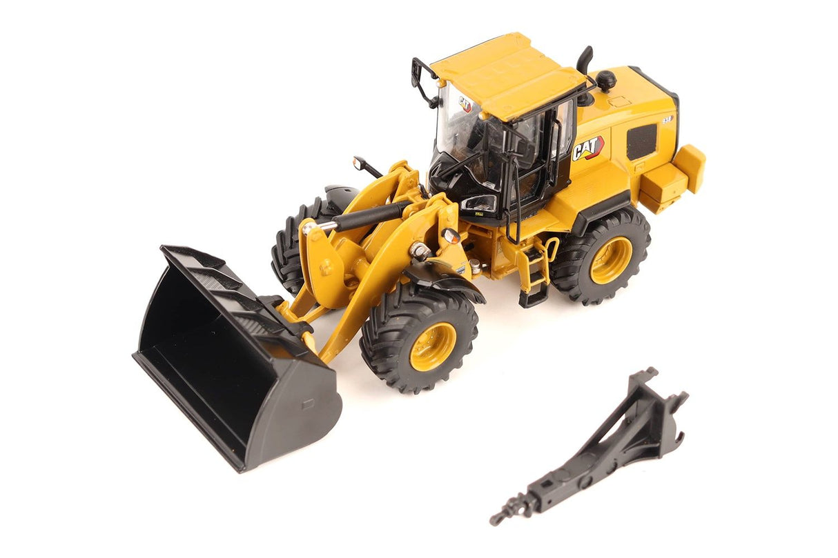 1/50 Scale Diecast Masters Caterpillar 938 Wheel Loader