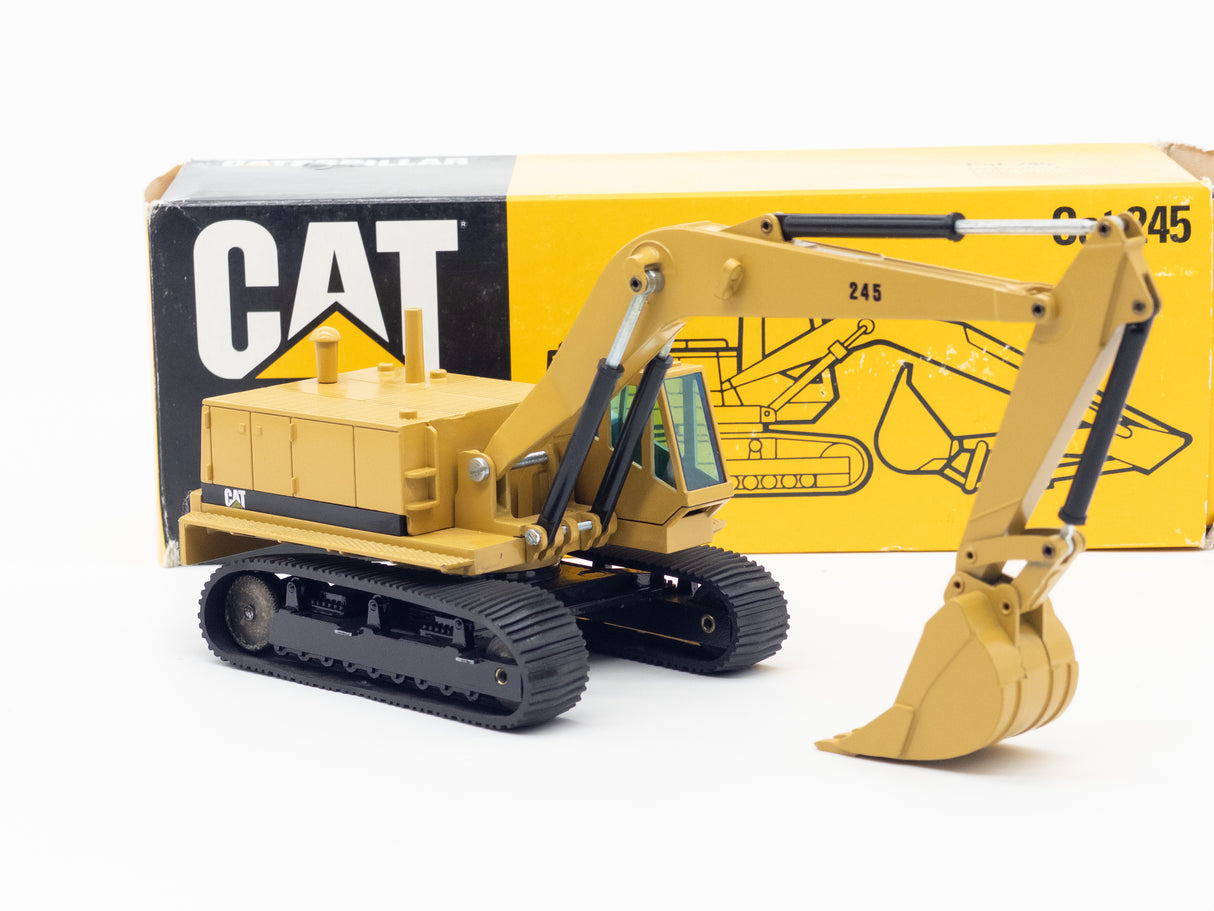 022 - NZG Cat 245 Excavator