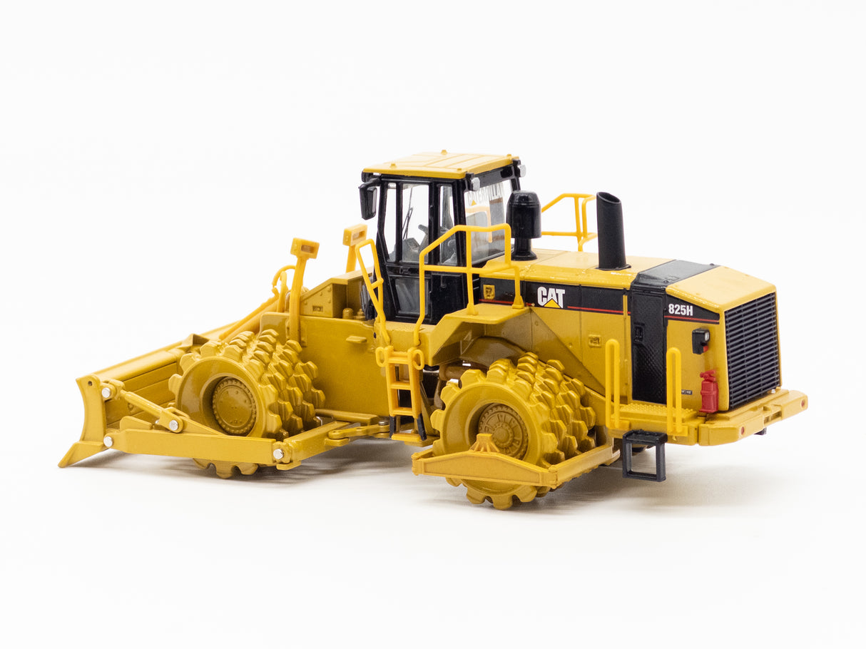074 - Norscot Cat 825H Soil Compactor