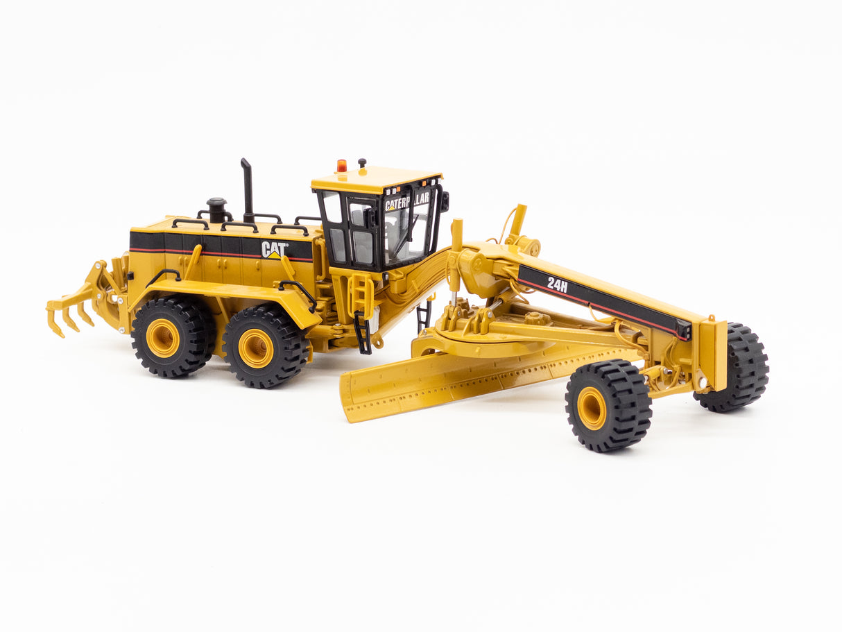 113 - Norscot Cat 24H Grader
