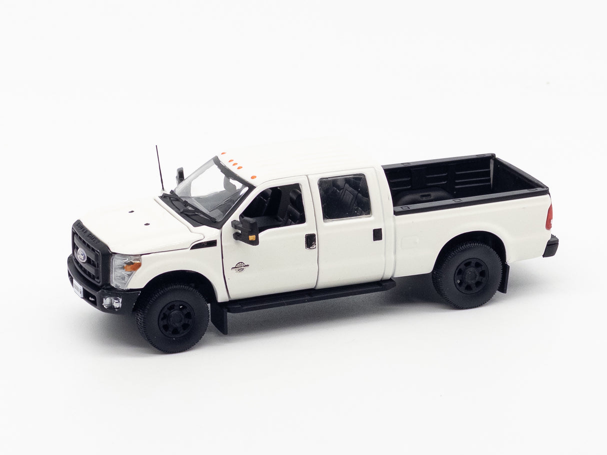 1/50 Scale Sword Ford F250 Crew Cab - White