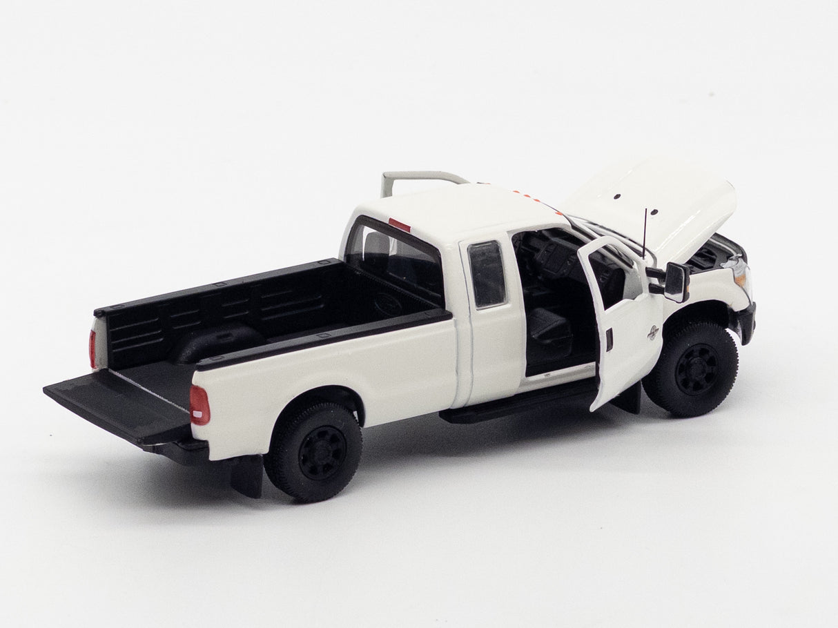 1/50 Scale Sword Ford F250 Extended Cab - White