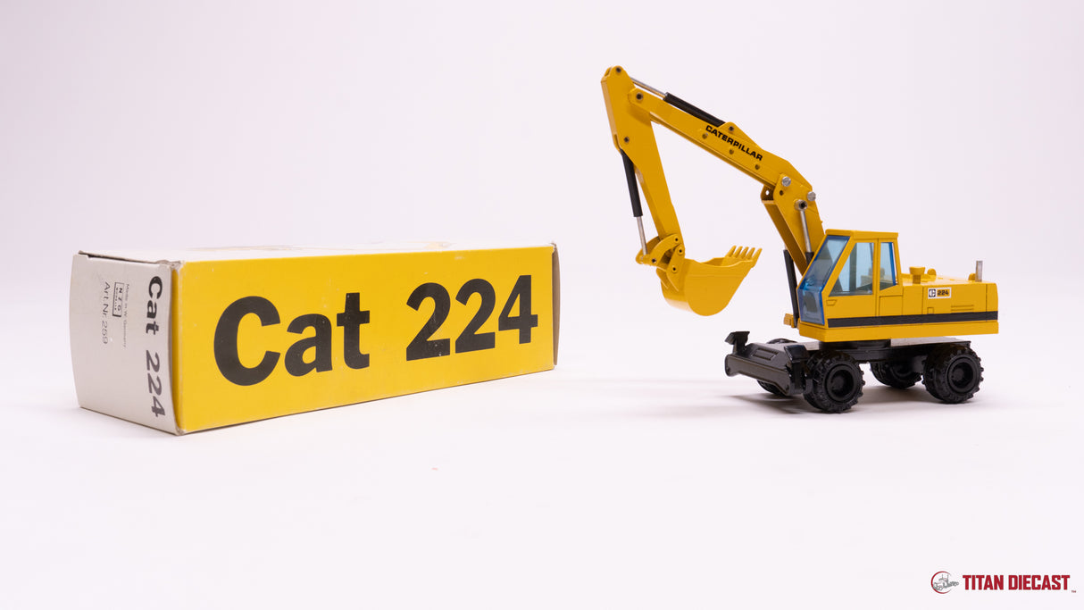 MO-21 NZG Cat 224 Wheeled Excavator