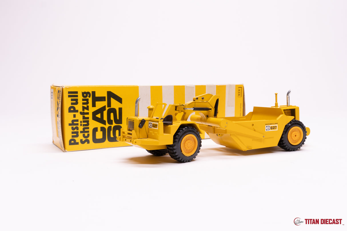 MO-32 NZG Cat 627 Scraper