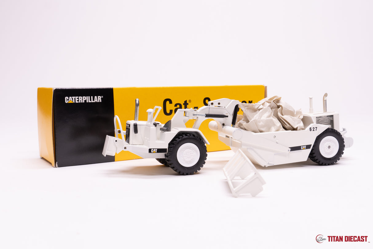 MO-35 NZG Cat 627 Scraper White