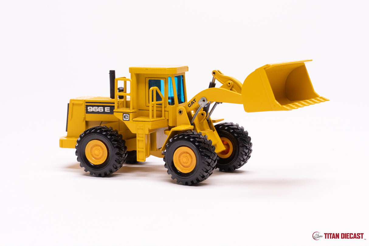 MO-40 NZG Cat 966E Loader - Old Cat Yellow