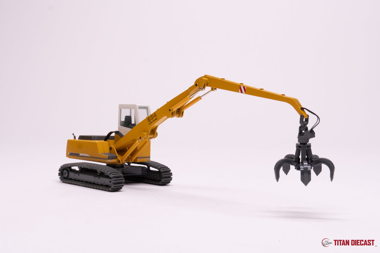 MO-67 Conrad Liebherr 934 Material Handler