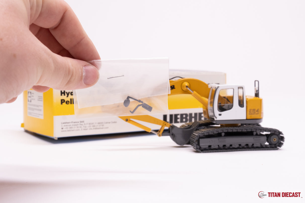 MO-68 Conrad Liebherr R924 Excavator