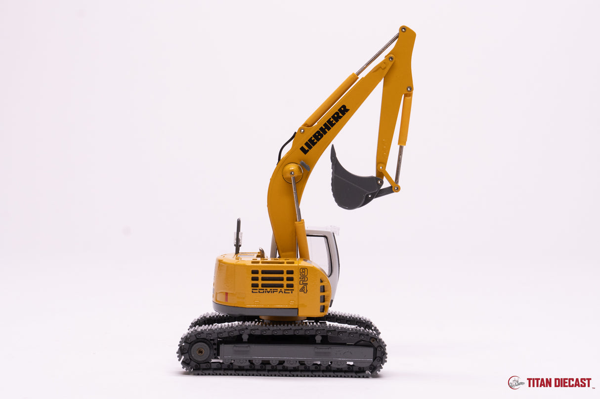 MO-68 Conrad Liebherr R924 Excavator