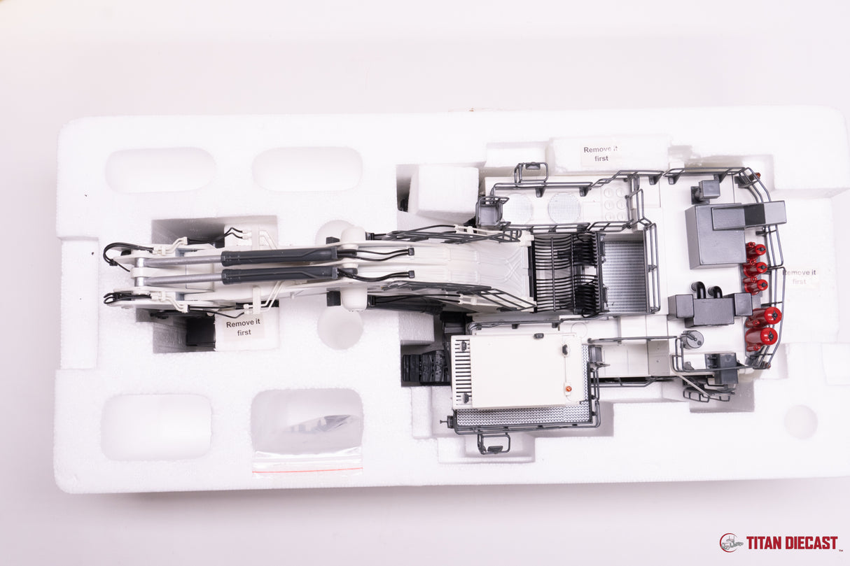 MO-85 NZG Liebherr R9350 Backhoe