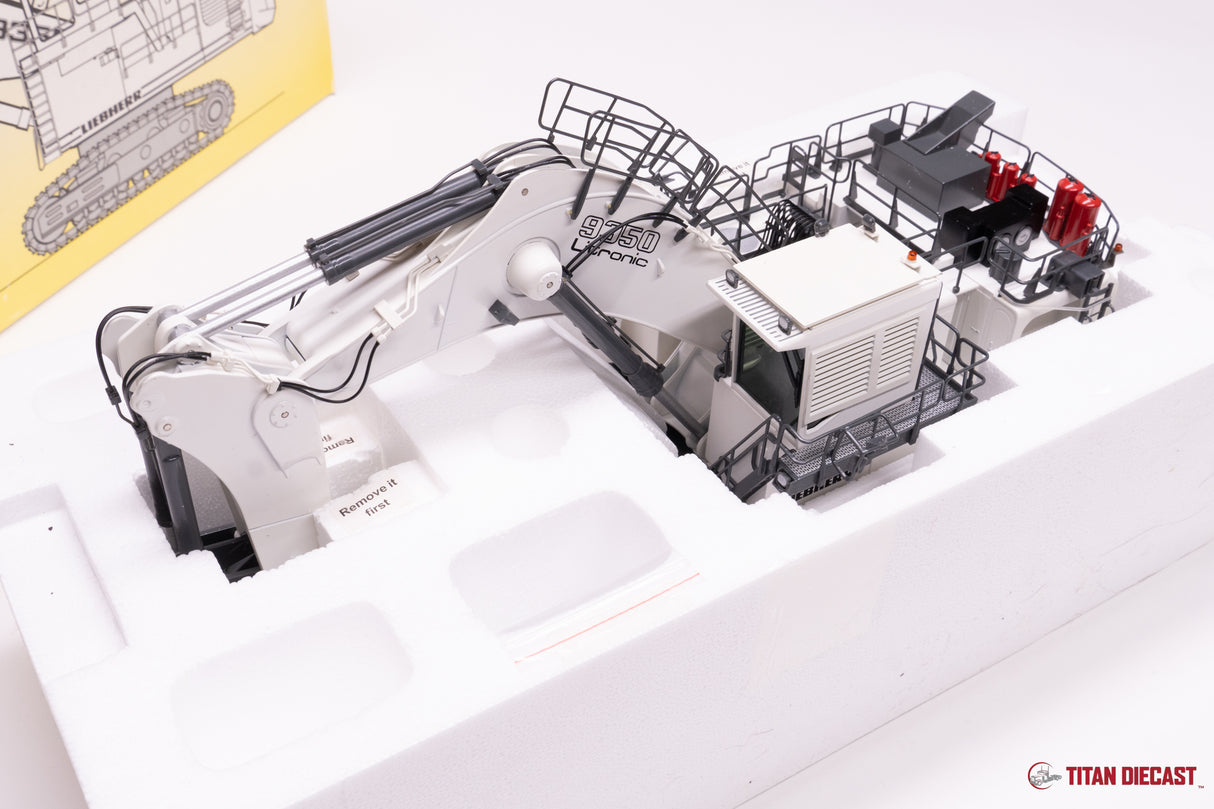 MO-85 NZG Liebherr R9350 Backhoe