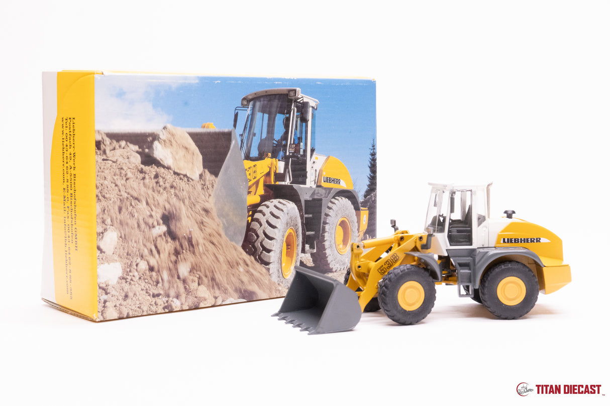 MO-92 Conrad Liebherr L538 Loader