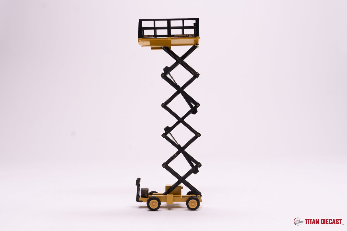 MO-96 NZG Grove Super-Maxx SM4688 Scissor Lift