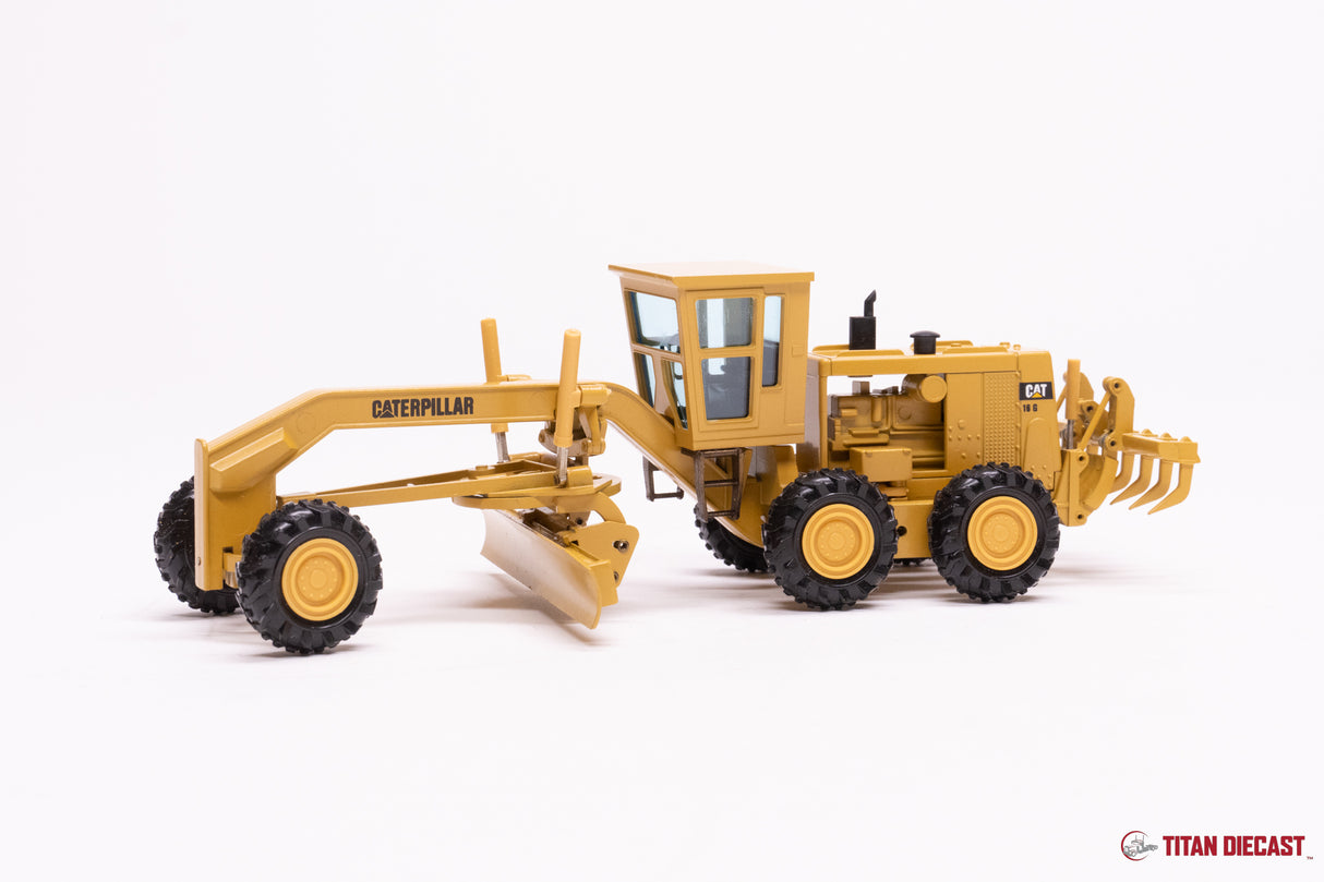 MD-139 NZG Cat 16G Grader
