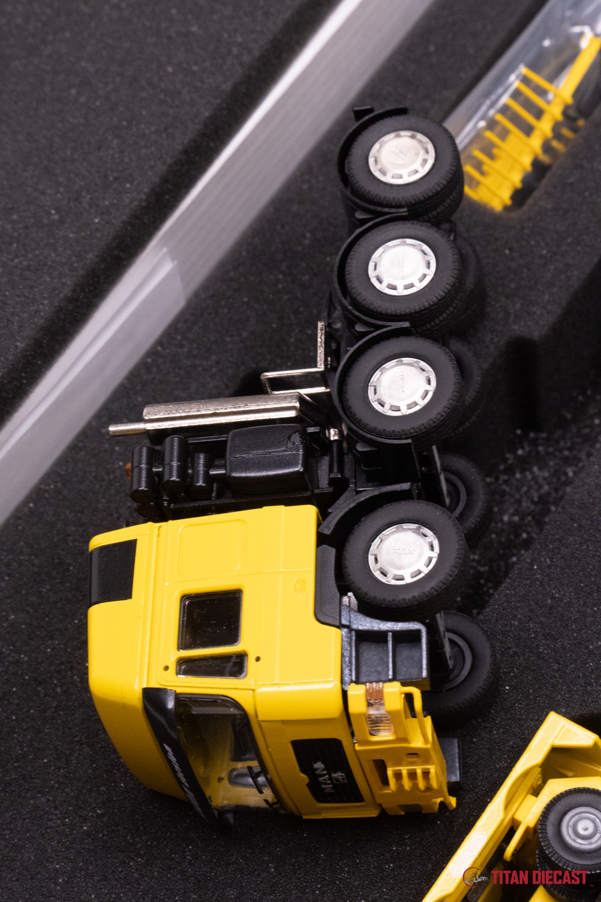 MD-171 Conrad Noteboom Yellow