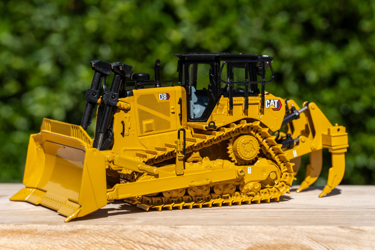 1/50 Scale Diecast Masters Cat D8 Dozer