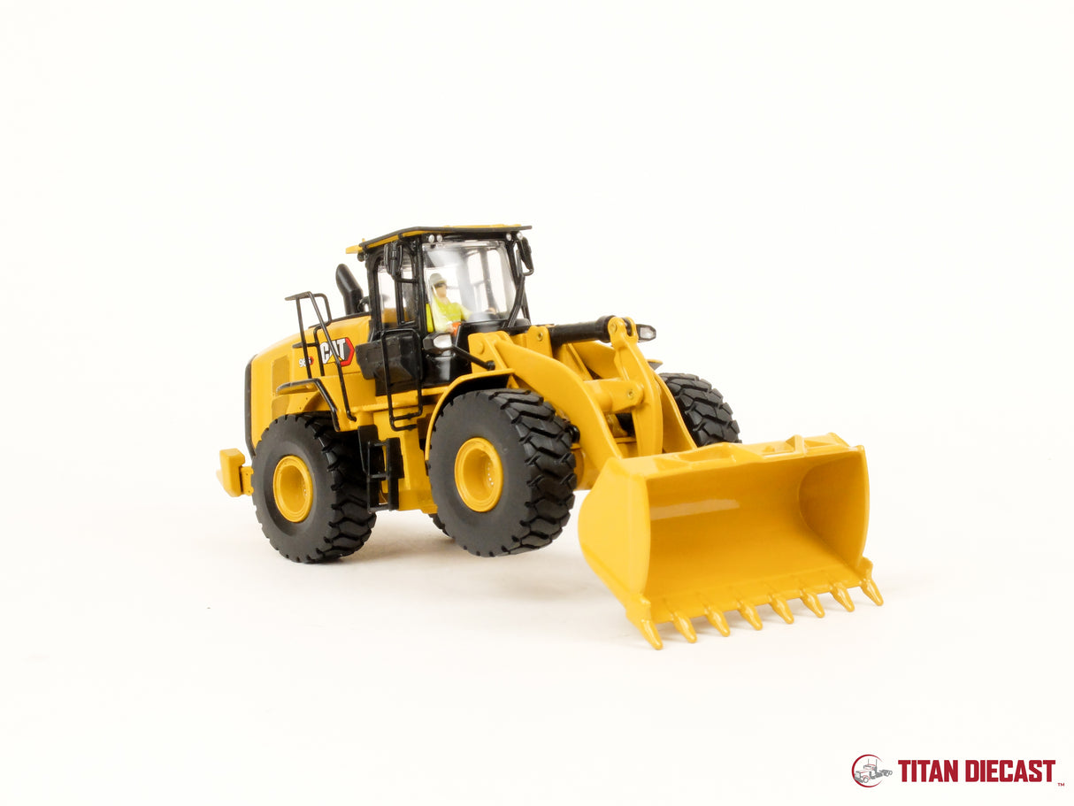 1/50 Scale Diecast Masters Cat 966 Wheel Loader