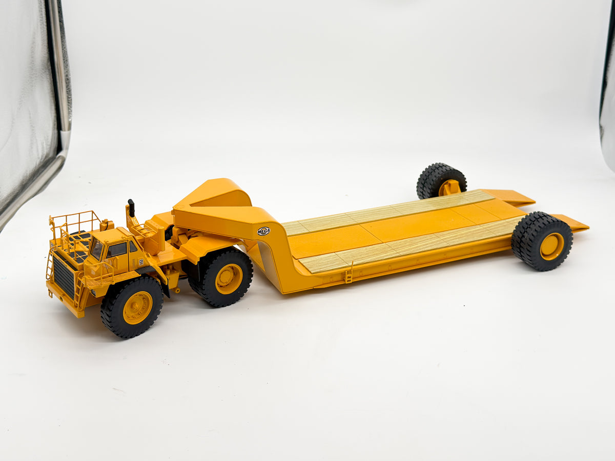 1/48 Scale CCM Cat 776 w/ Mega MET185 Lowboy