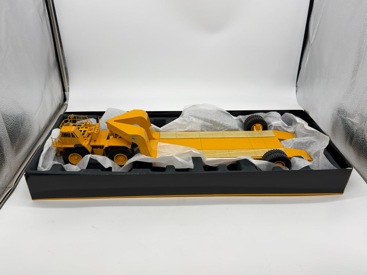 1/48 Scale CCM Cat 776 w/ Mega MET185 Lowboy