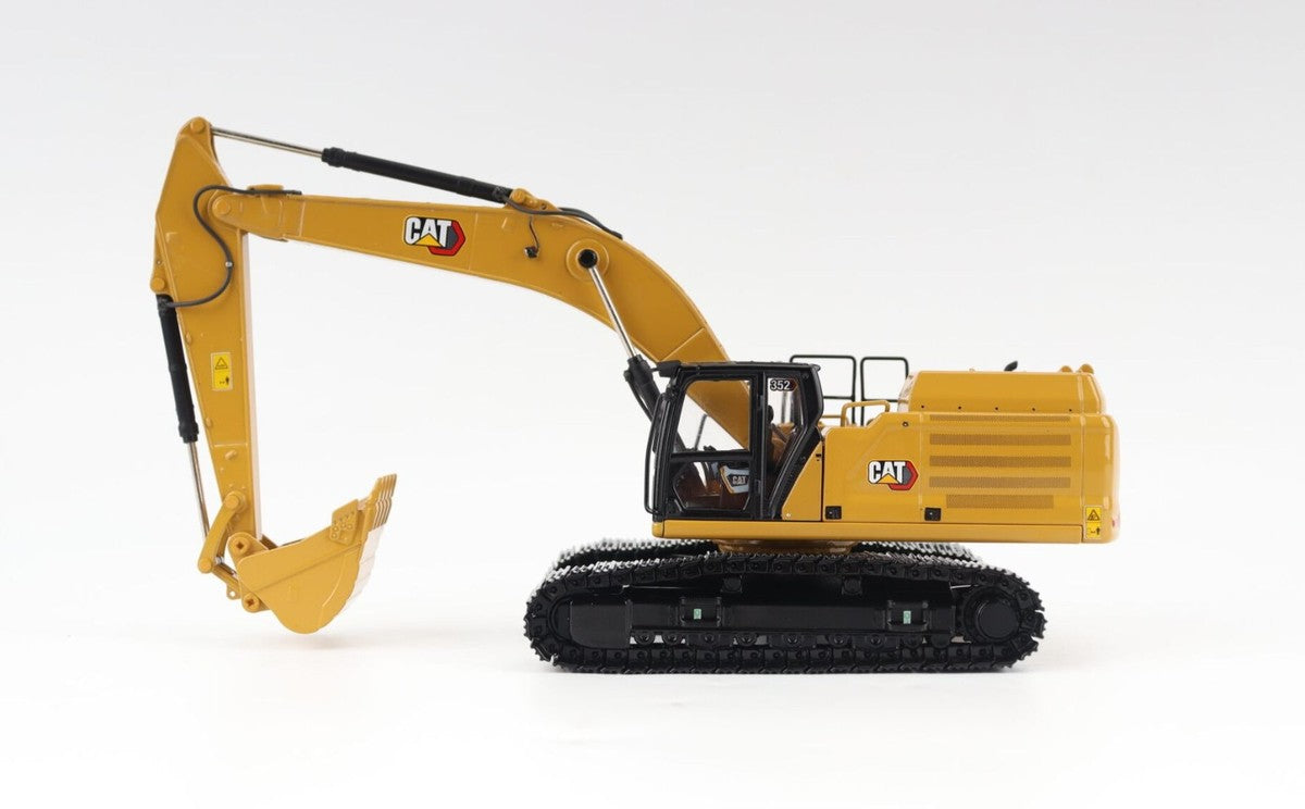 1/50 Scale Diecast Masters Cat 352 Excavator