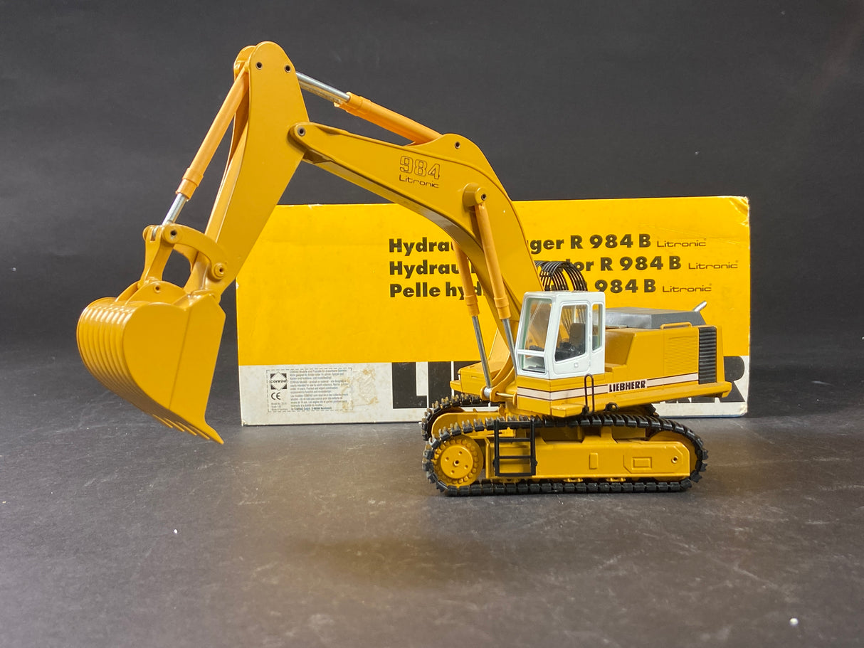 1/50 Scale Conrad Liebherr R984B Excavator
