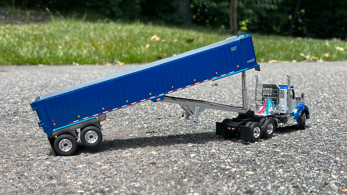 Titan Diecast Custom Combo - Kenworth T880 East Dump and Straight Dump - Blue/Silver