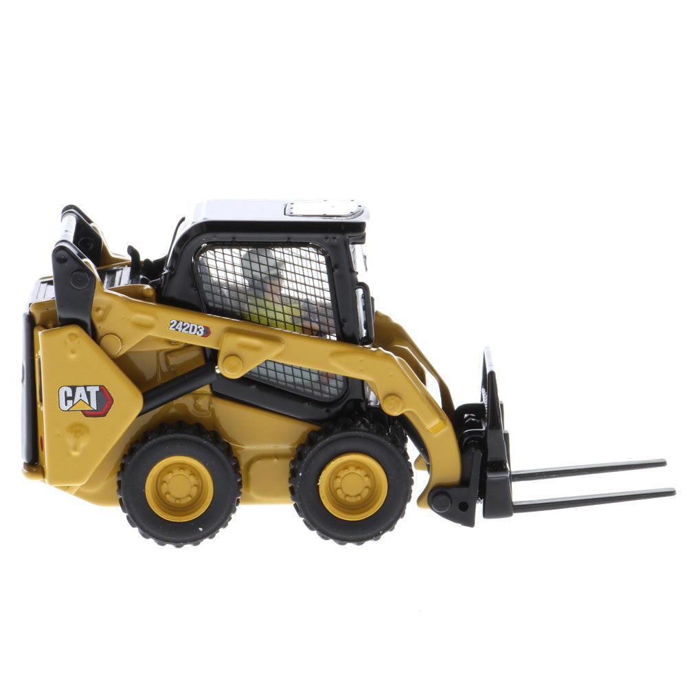 1/50 Scale Diecast Masters Cat 242D3 Skid Steer