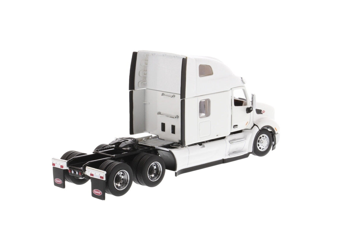 Peterbilt 579 Tandem Axle w/Ultraloft Sleeper - White