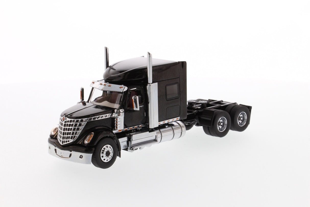 International LoneStar Tractor w/Sleeper - Black