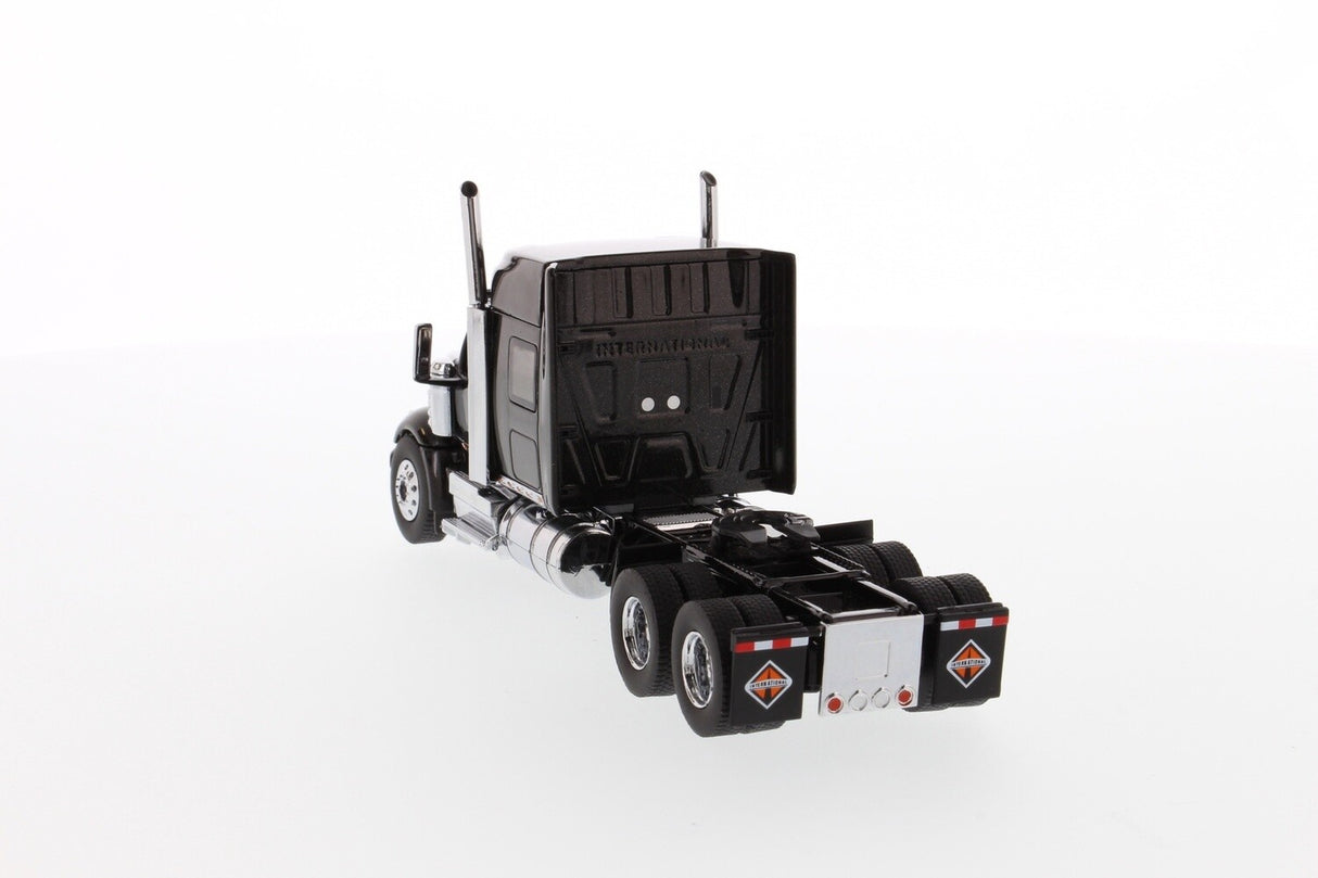 International LoneStar Tractor w/Sleeper - Black