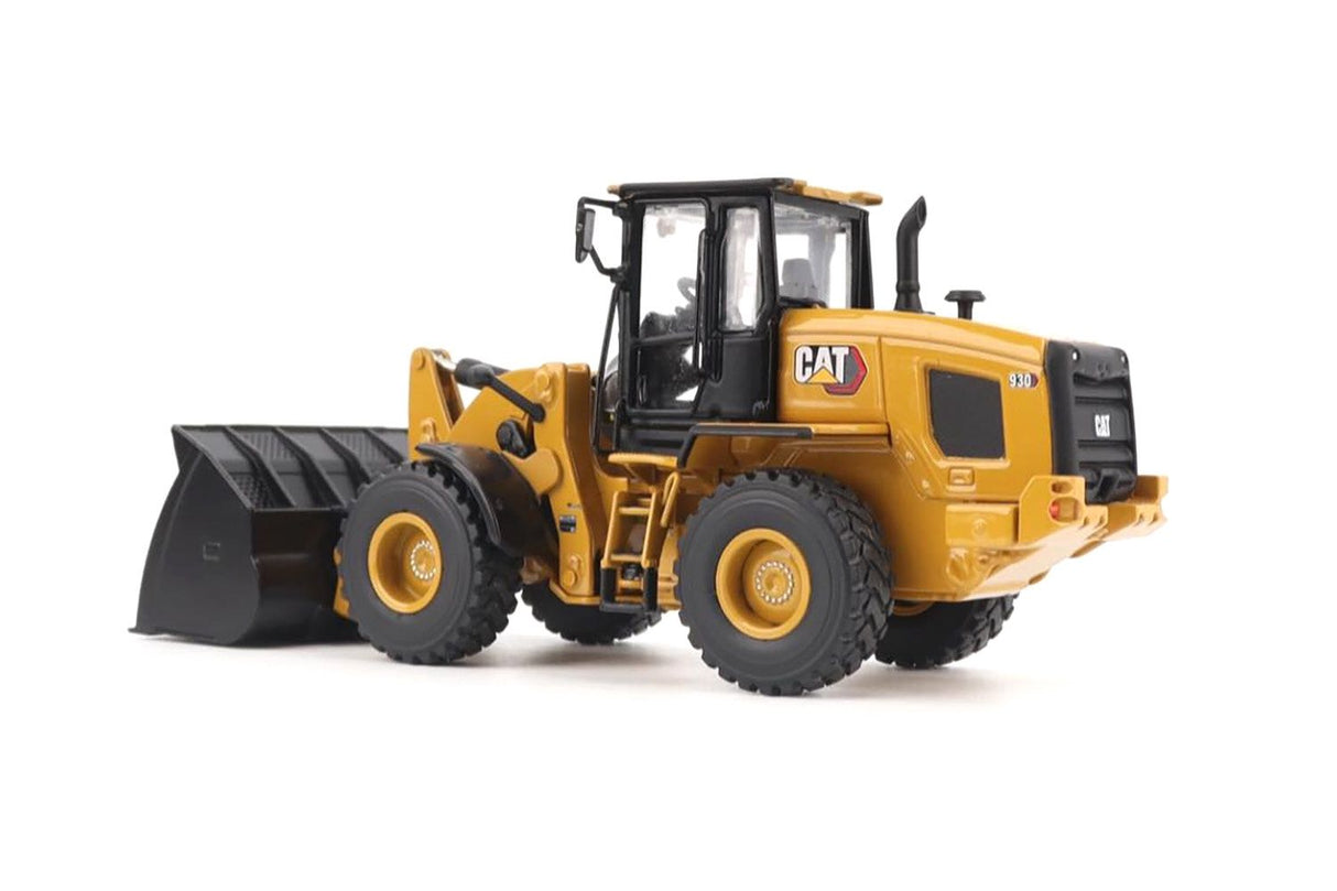 1/50 Scale Diecast Masters Caterpillar 930 Wheel Loader