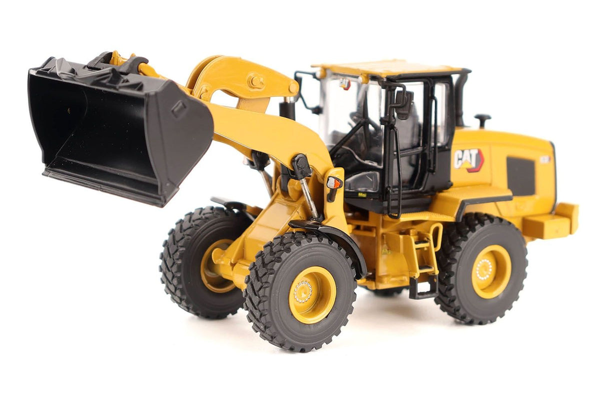 1/50 Scale Diecast Masters Caterpillar 930 Wheel Loader
