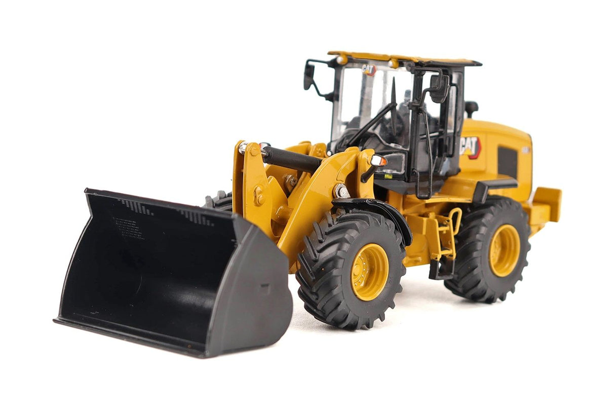 1/50 Scale Diecast Masters Caterpillar 938 Wheel Loader