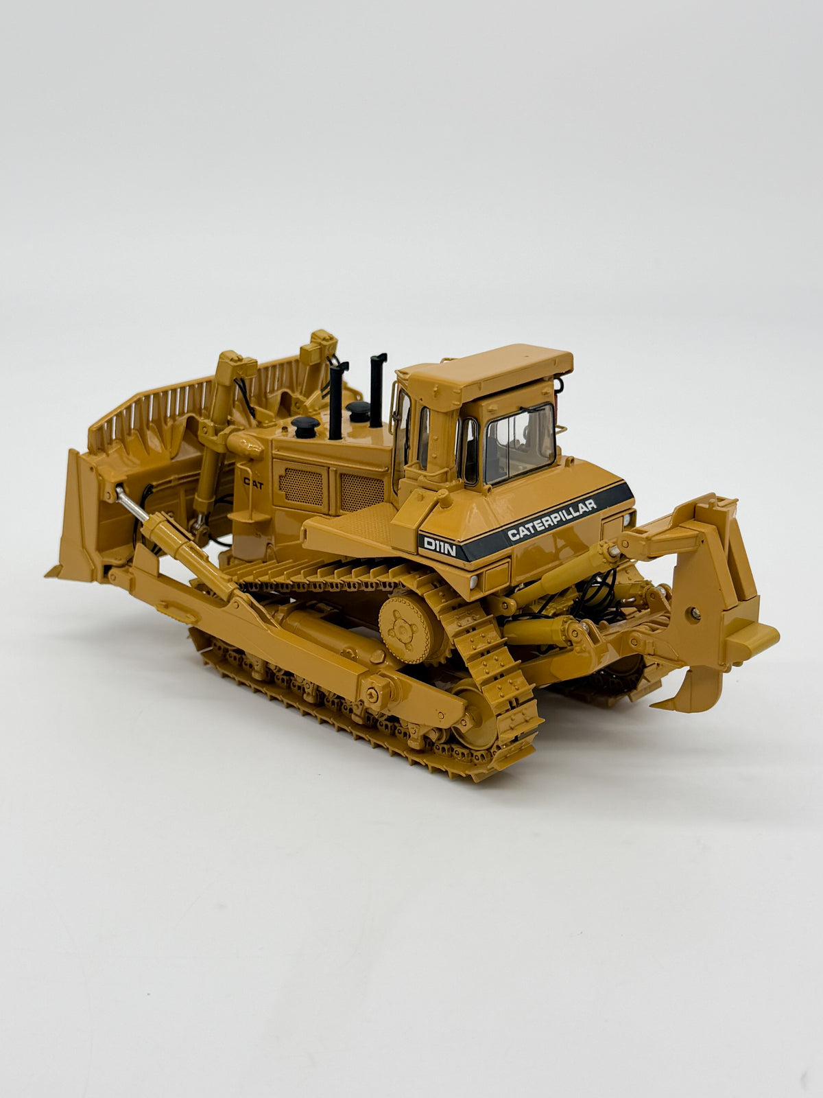 1/48 Scale CCM Cat D11N w/ SU Blade and Ripper - Read Description