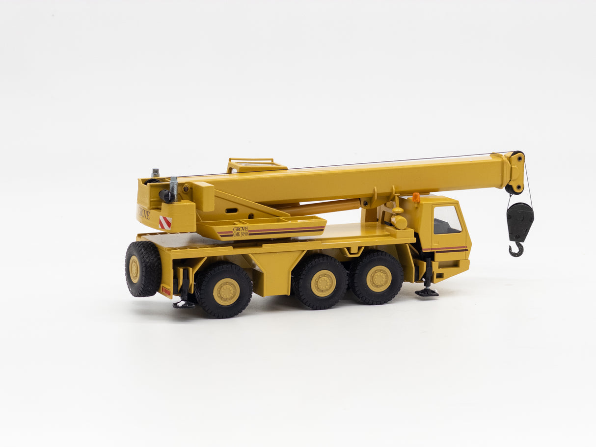 050 - NZG Grove GMK3050 All Terrain Crane