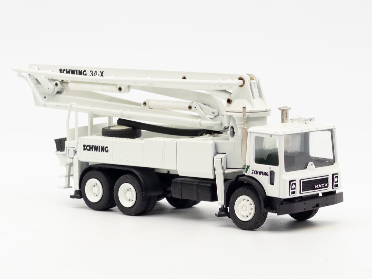 060 - Conrad Mack MR w/ Schwing KUM34X Concrete Pump