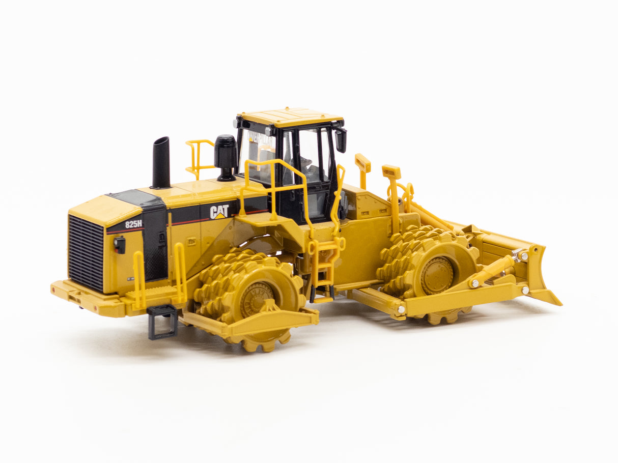 074 - Norscot Cat 825H Soil Compactor