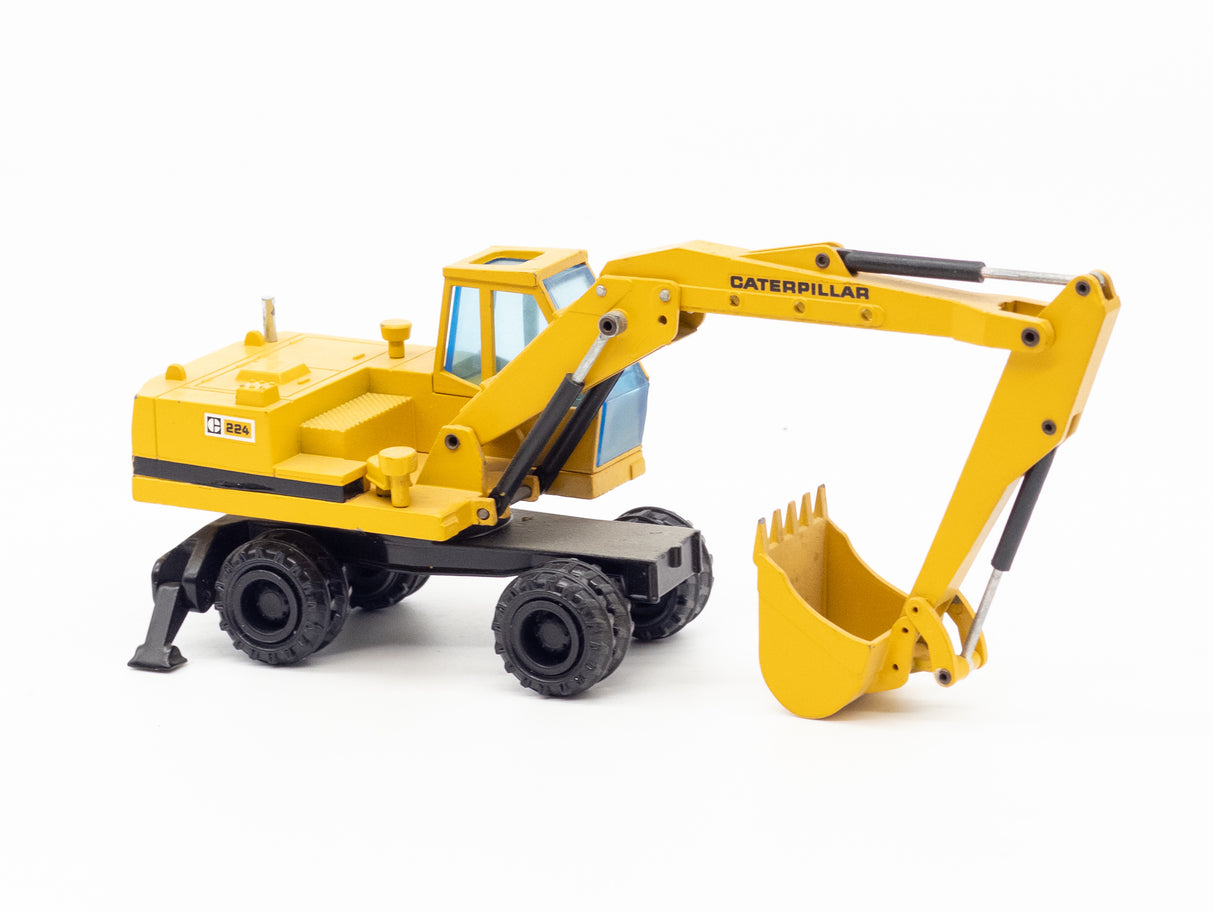 095 - NZG Cat 224 Excavator