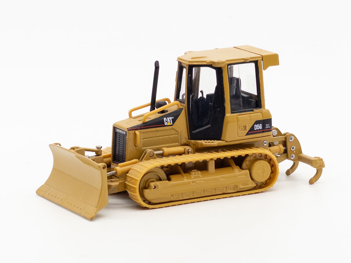 098 - Norscot Cat D5G Dozer