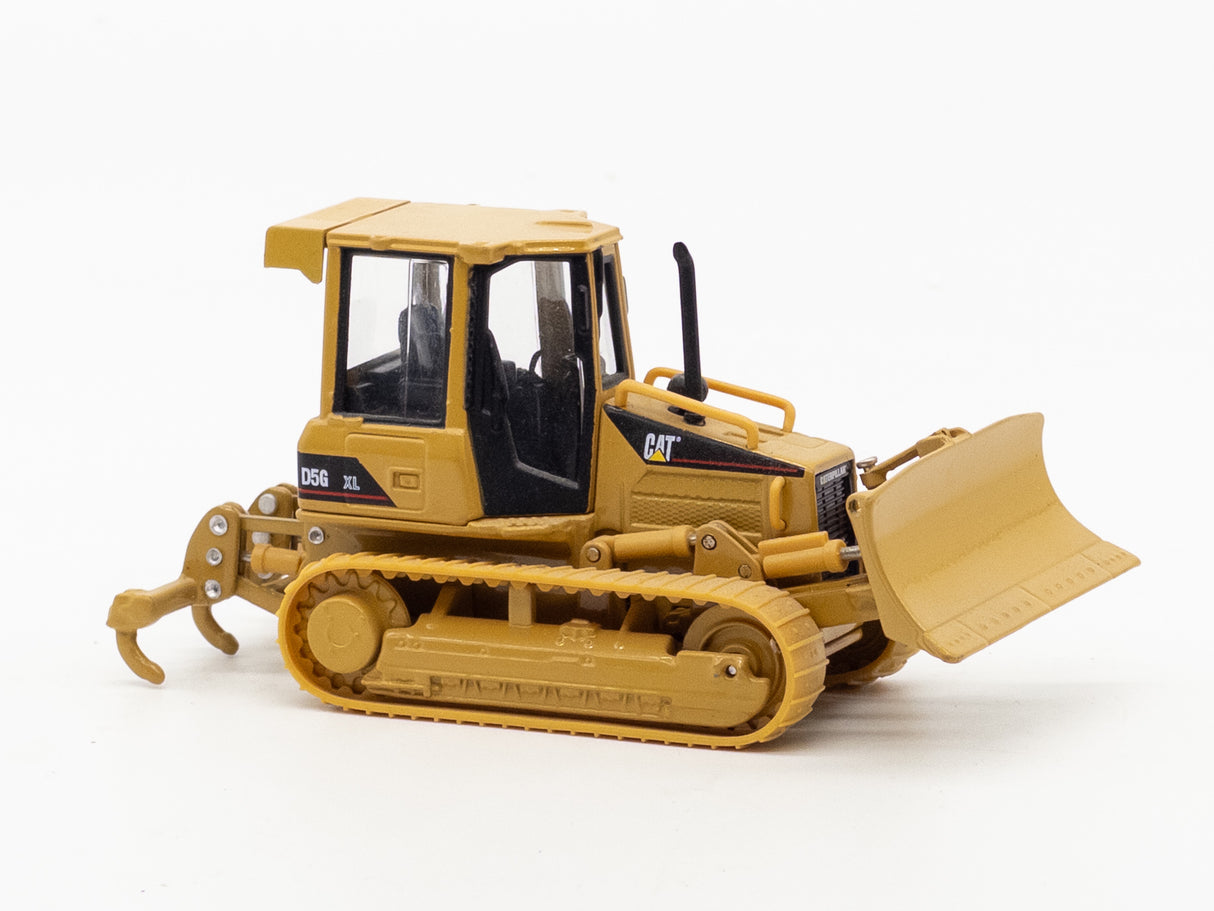 098 - Norscot Cat D5G Dozer