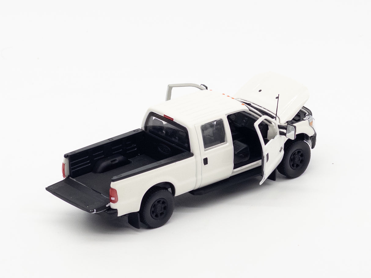 1/50 Scale Sword Ford F250 Crew Cab - White