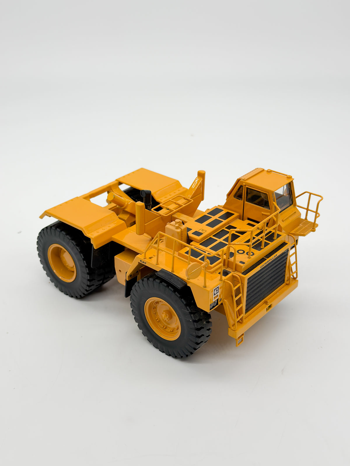 1/48 Scale CCM Cat 776 w/ Mega MET185 Lowboy