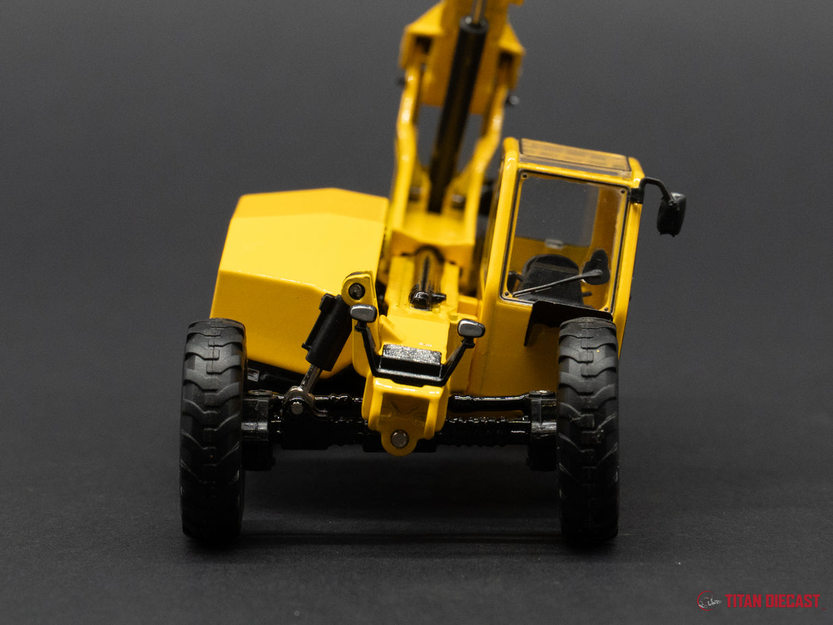 1/50 Scale Weiss Brothers Pettibone Traverse T944X Telehandler