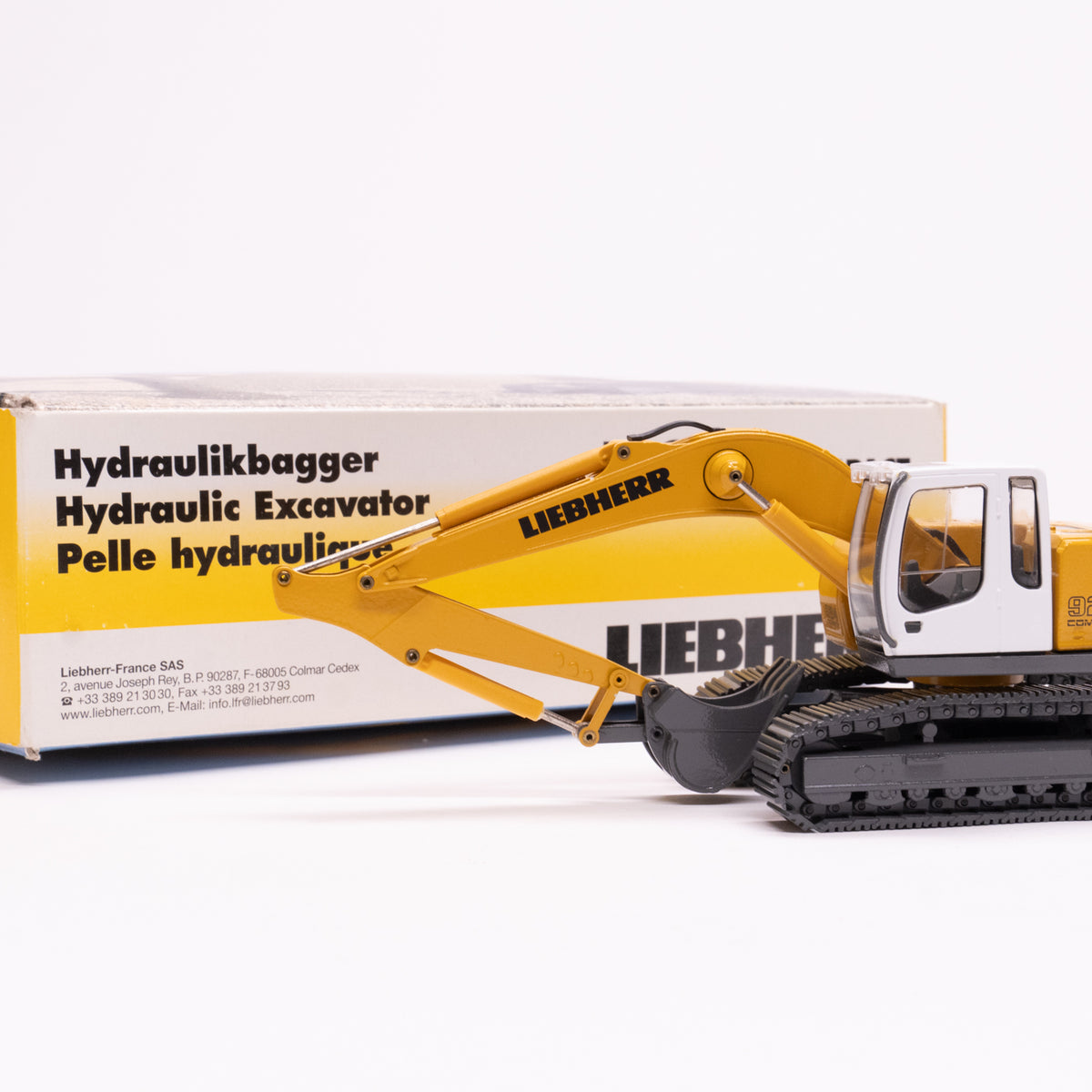 MO-68 Conrad Liebherr R924 Excavator – Titan Diecast LLC