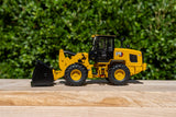 1/50 Scale Diecast Masters Caterpillar 938 Wheel Loader