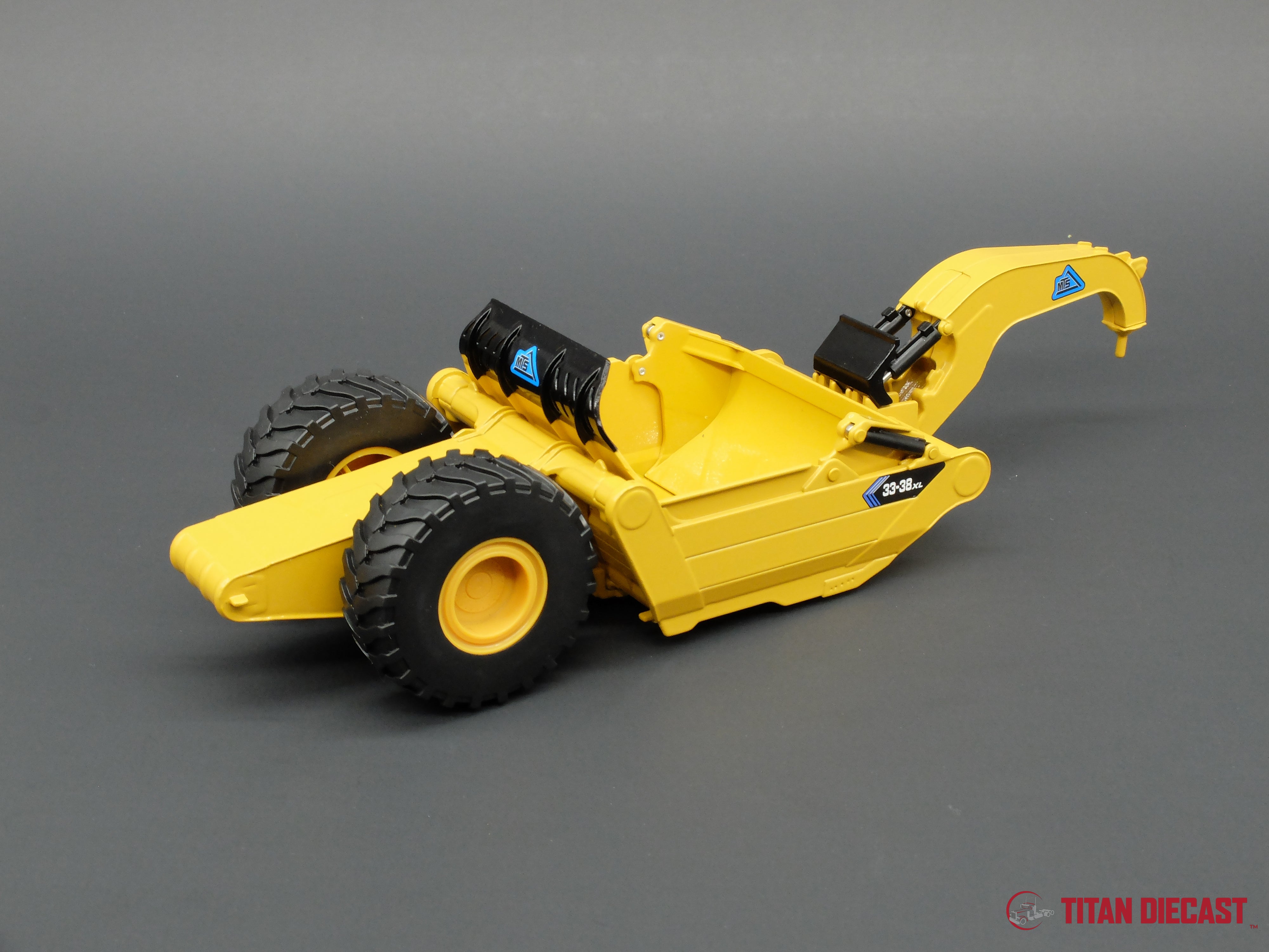 ✨未使用品✨TRAKTOR✨scratch 1/50 Scale SpecCast MTS 3630 Switchback Tractor w/ 33-38XL