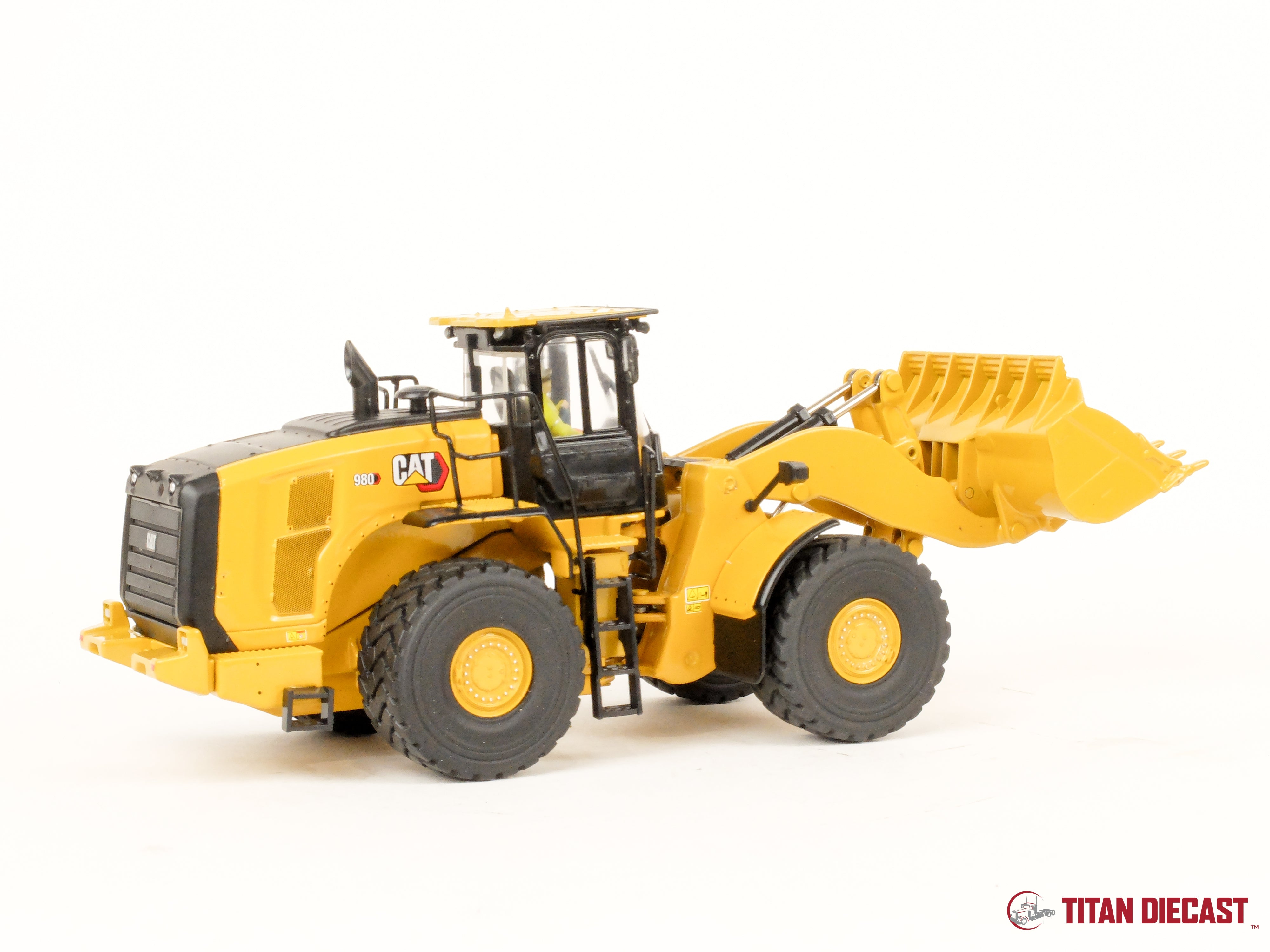 JUST ARRIVED! 1/50 Scale Diecast Masters Cat 980 Wheel Loader