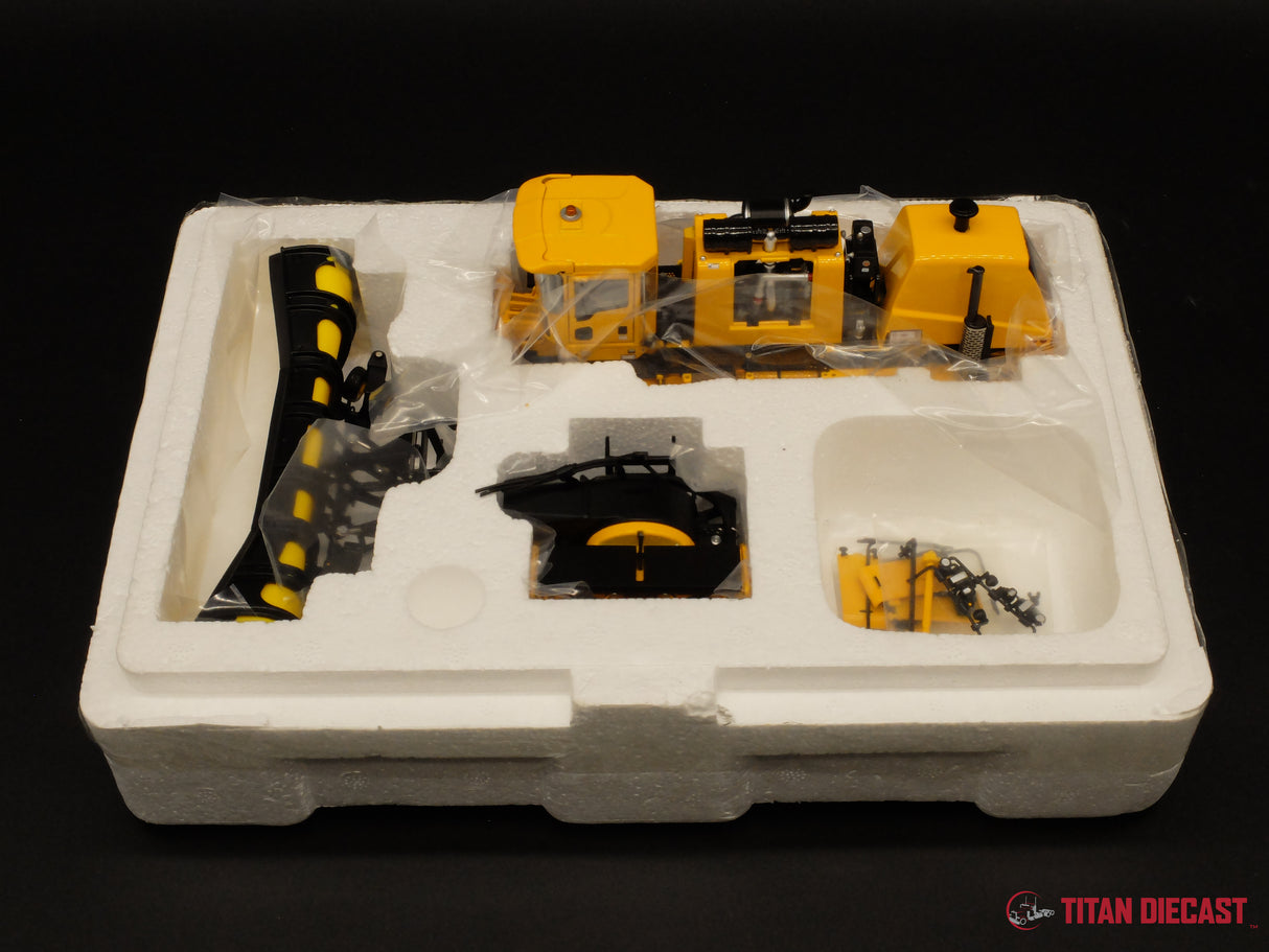 1/50 Scale TWH Oshkosh H-series Chassis with Broom and Blower