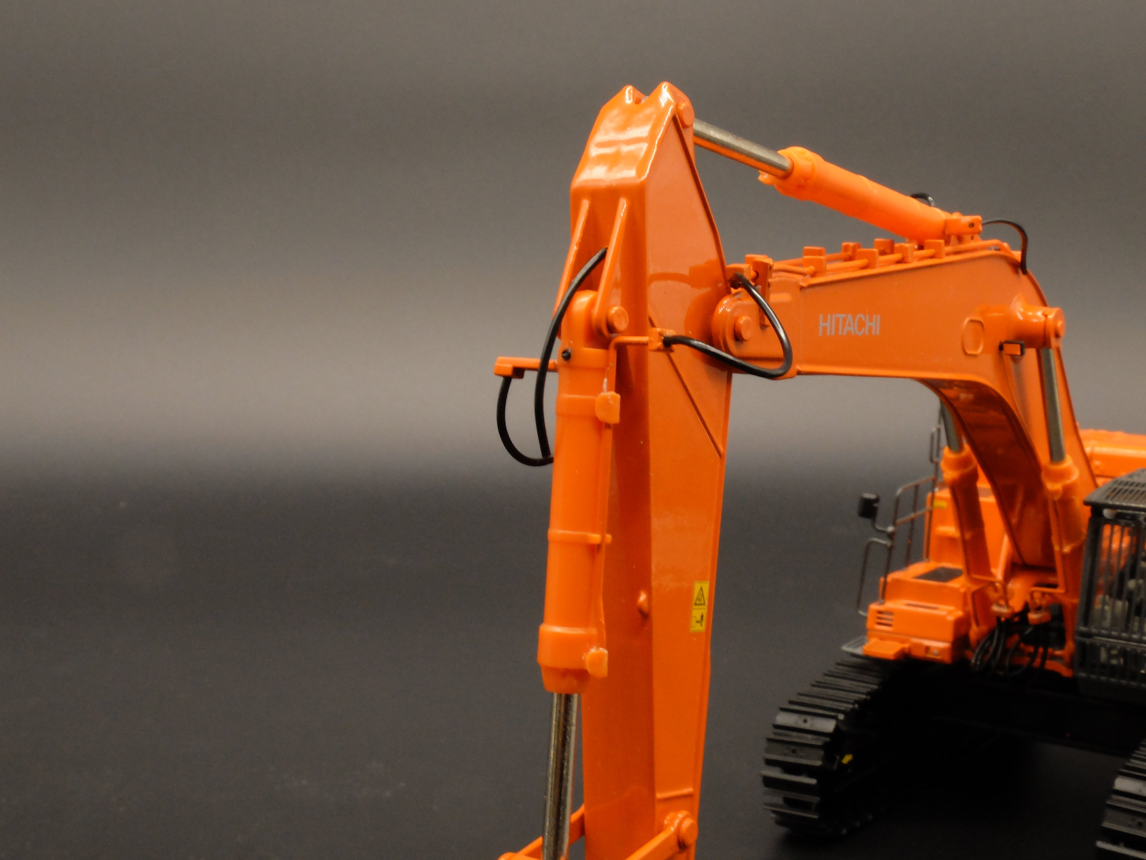 1/50 Scale WSI Hitachi ZX870 Excavator